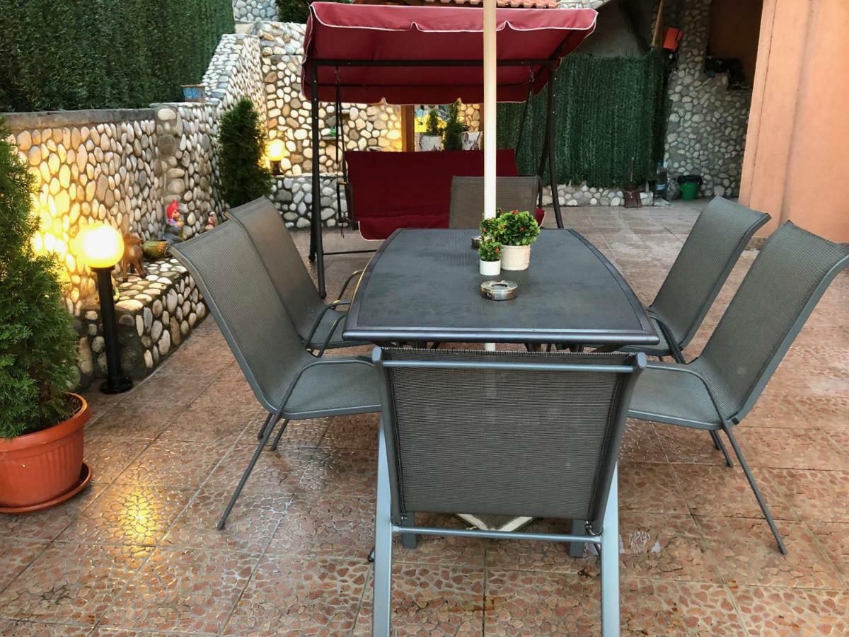Стаи За Гости Тони И Крис Dewin Exterior foto