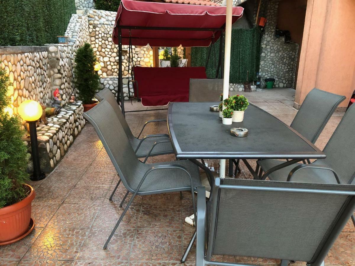 Стаи За Гости Тони И Крис Dewin Exterior foto